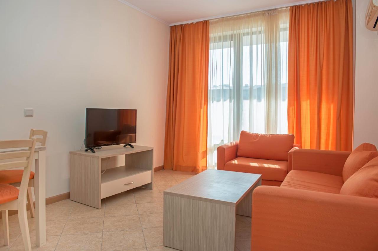 ساني بيتش Royal Sun Apartments المظهر الخارجي الصورة
