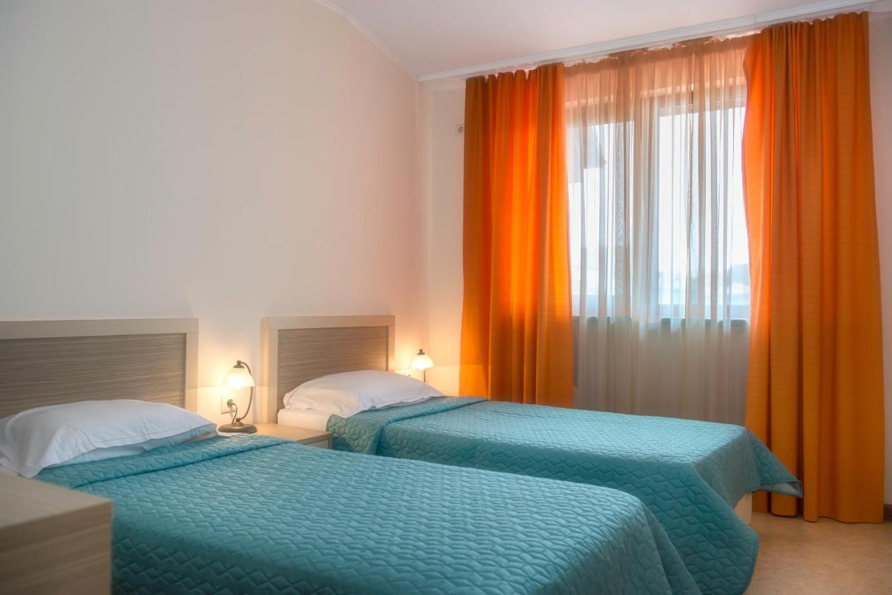 ساني بيتش Royal Sun Apartments المظهر الخارجي الصورة