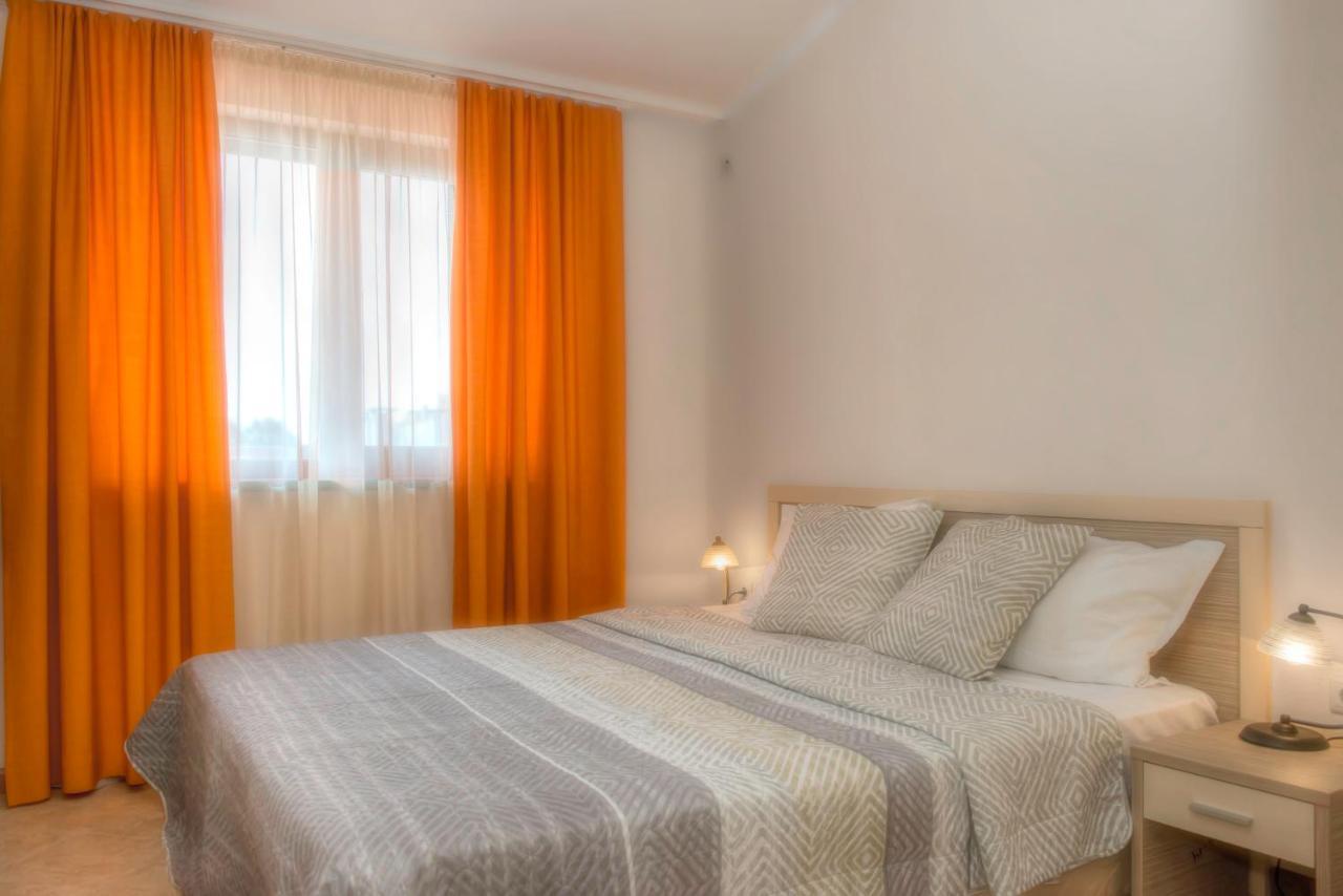 ساني بيتش Royal Sun Apartments المظهر الخارجي الصورة