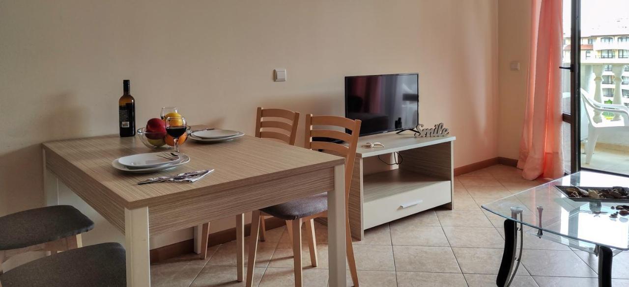 ساني بيتش Royal Sun Apartments المظهر الخارجي الصورة