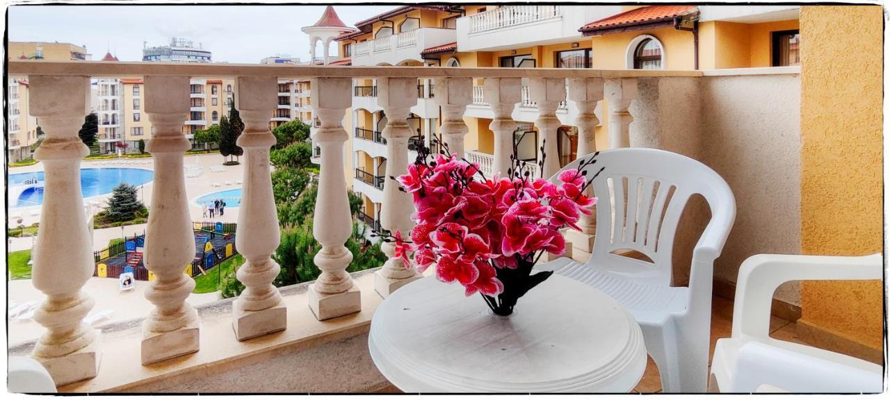 ساني بيتش Royal Sun Apartments المظهر الخارجي الصورة