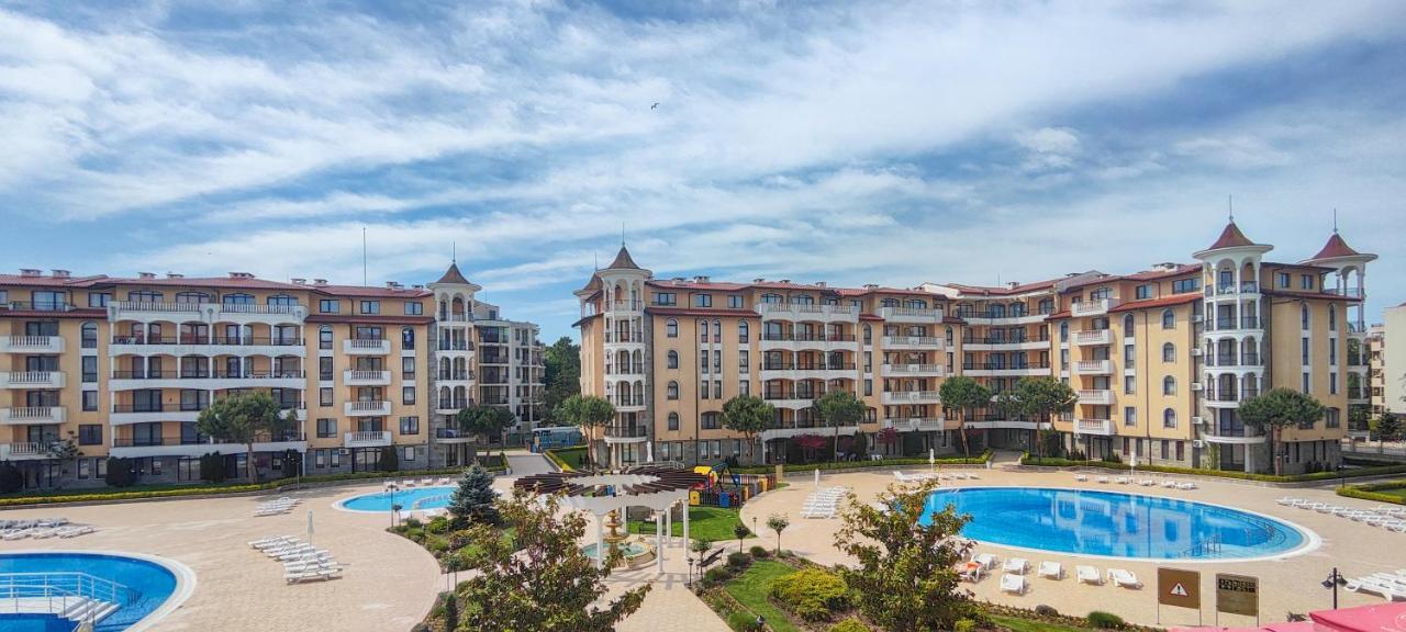 ساني بيتش Royal Sun Apartments المظهر الخارجي الصورة