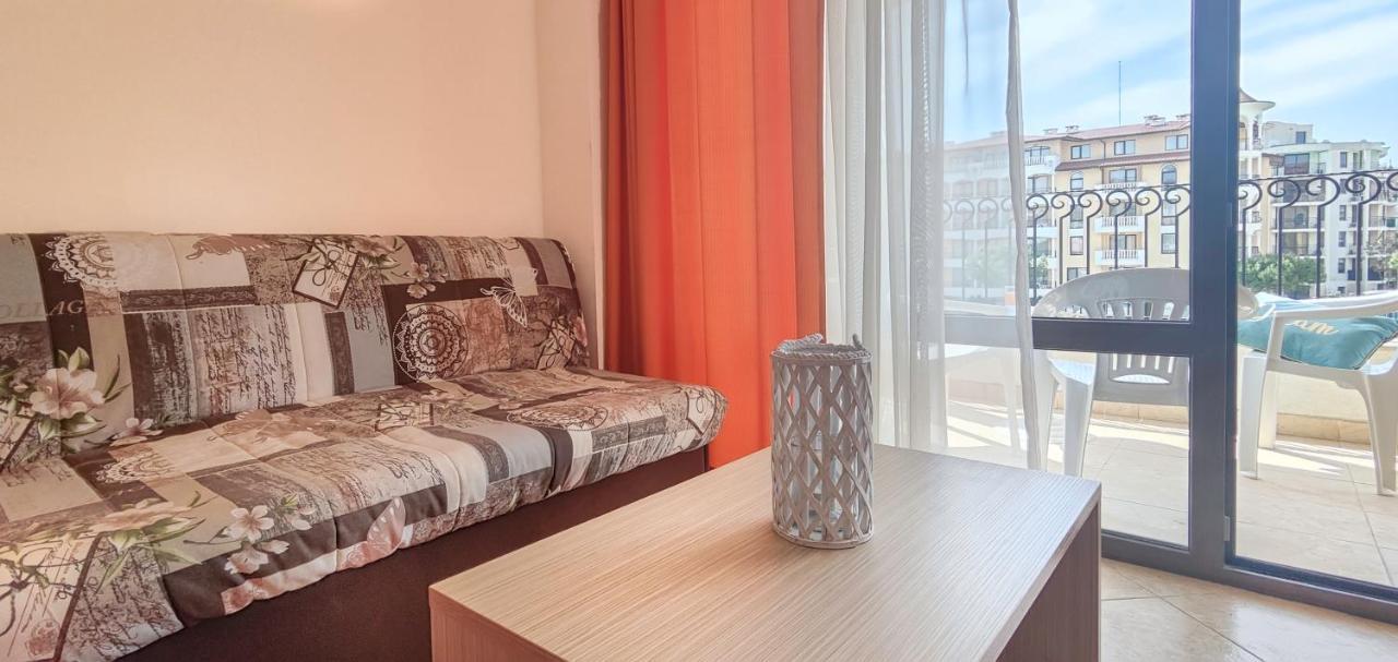 ساني بيتش Royal Sun Apartments المظهر الخارجي الصورة