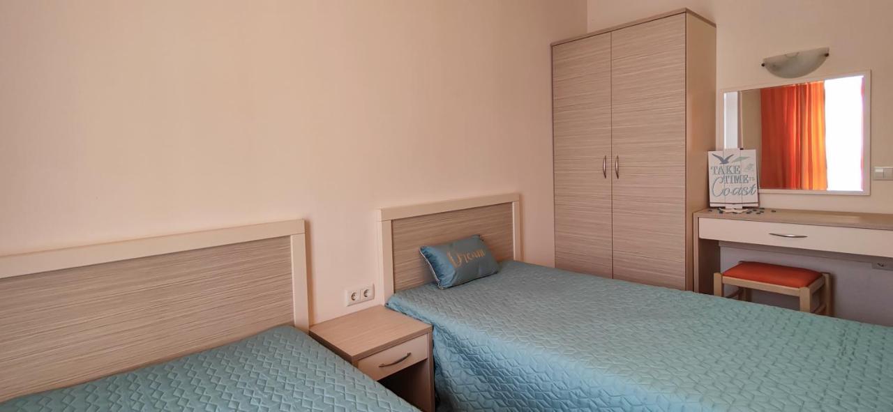 ساني بيتش Royal Sun Apartments المظهر الخارجي الصورة