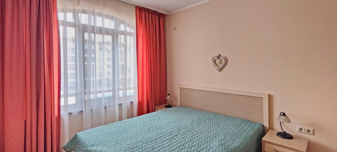 ساني بيتش Royal Sun Apartments المظهر الخارجي الصورة