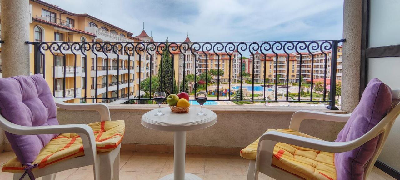 ساني بيتش Royal Sun Apartments المظهر الخارجي الصورة