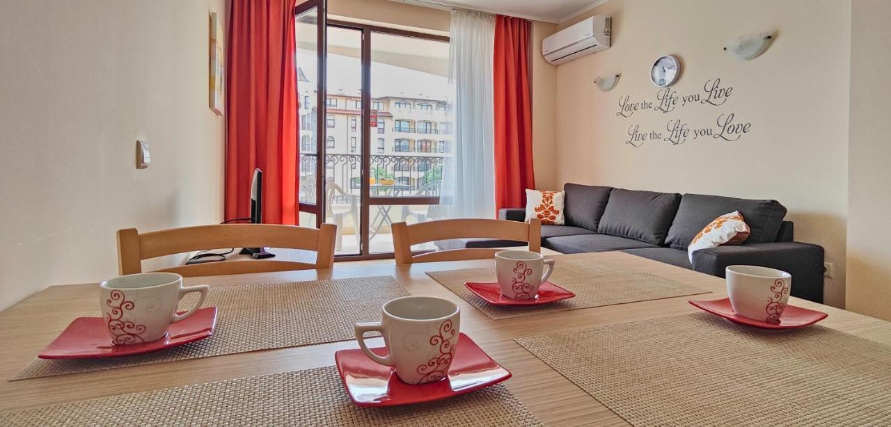 ساني بيتش Royal Sun Apartments المظهر الخارجي الصورة