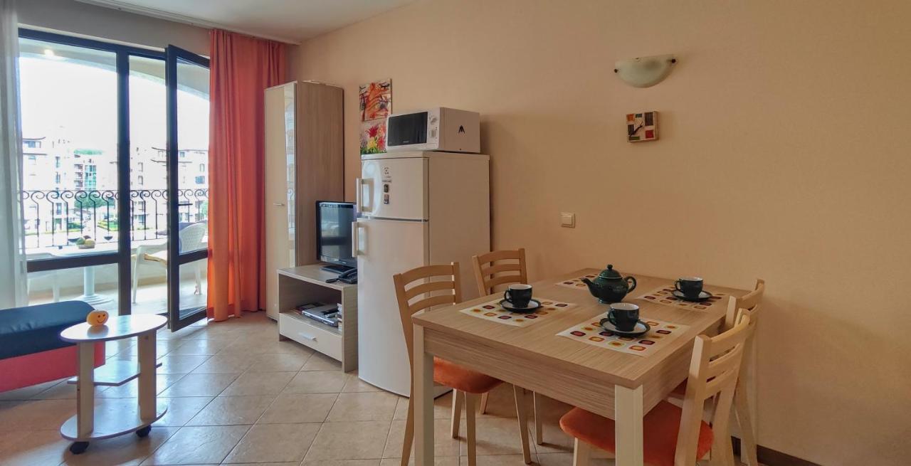 ساني بيتش Royal Sun Apartments المظهر الخارجي الصورة
