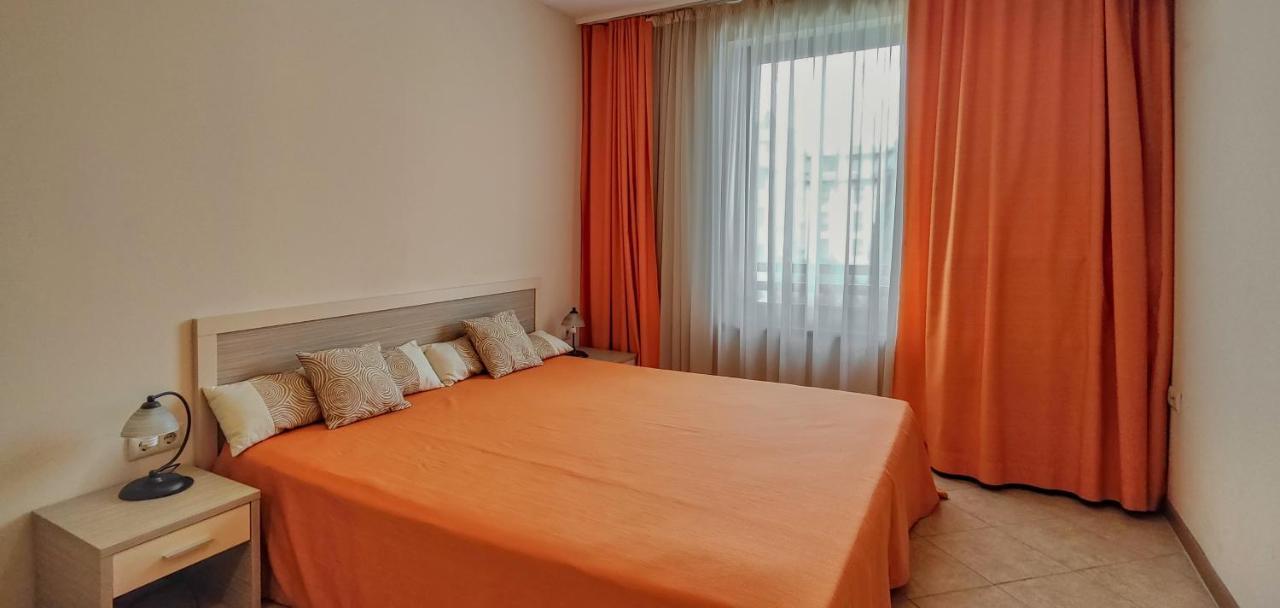 ساني بيتش Royal Sun Apartments المظهر الخارجي الصورة