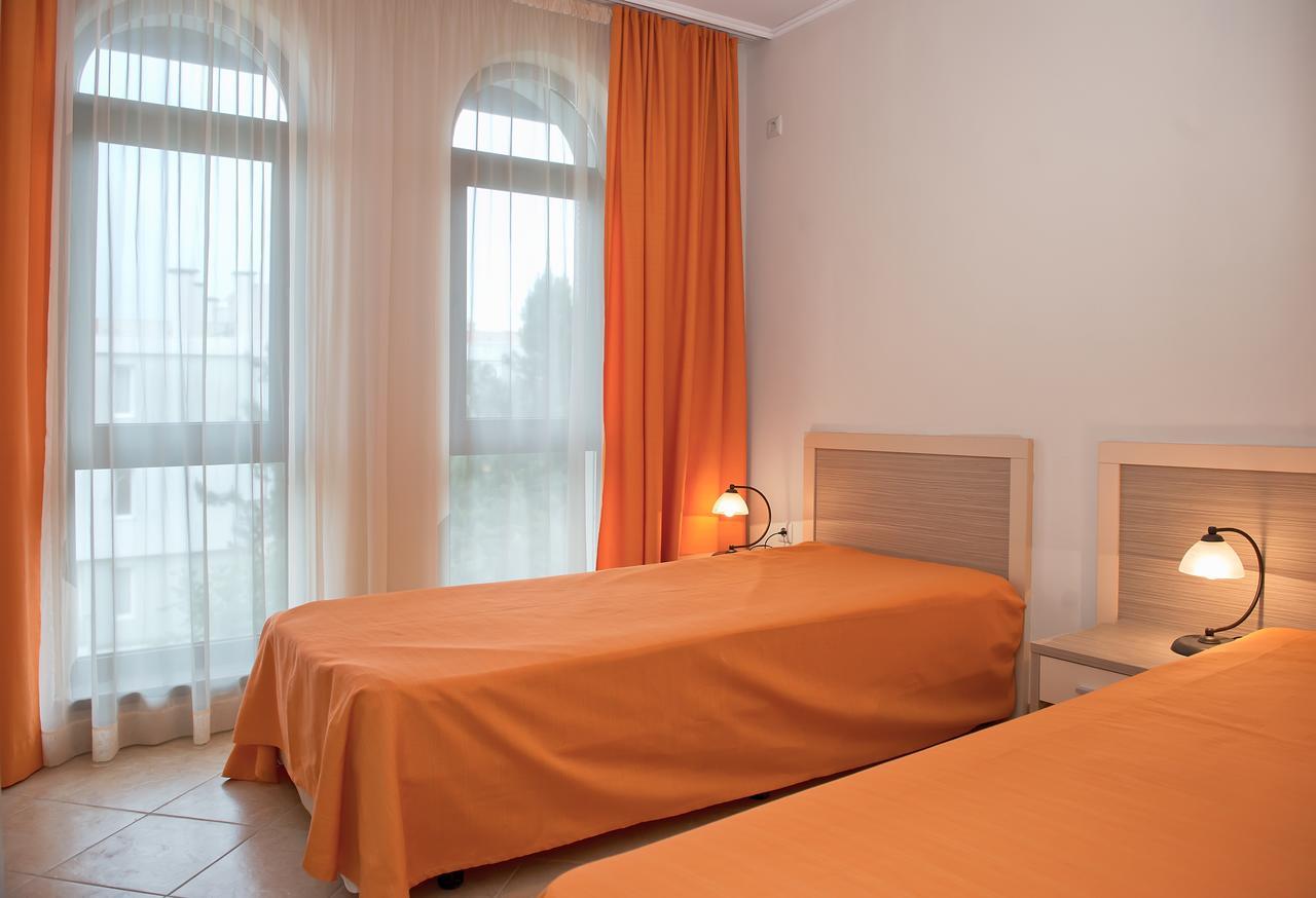 ساني بيتش Royal Sun Apartments المظهر الخارجي الصورة